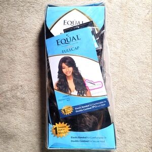 Freetress Equal/ Banded Full cap wig/ F/ E Dream Girl/ P4/27